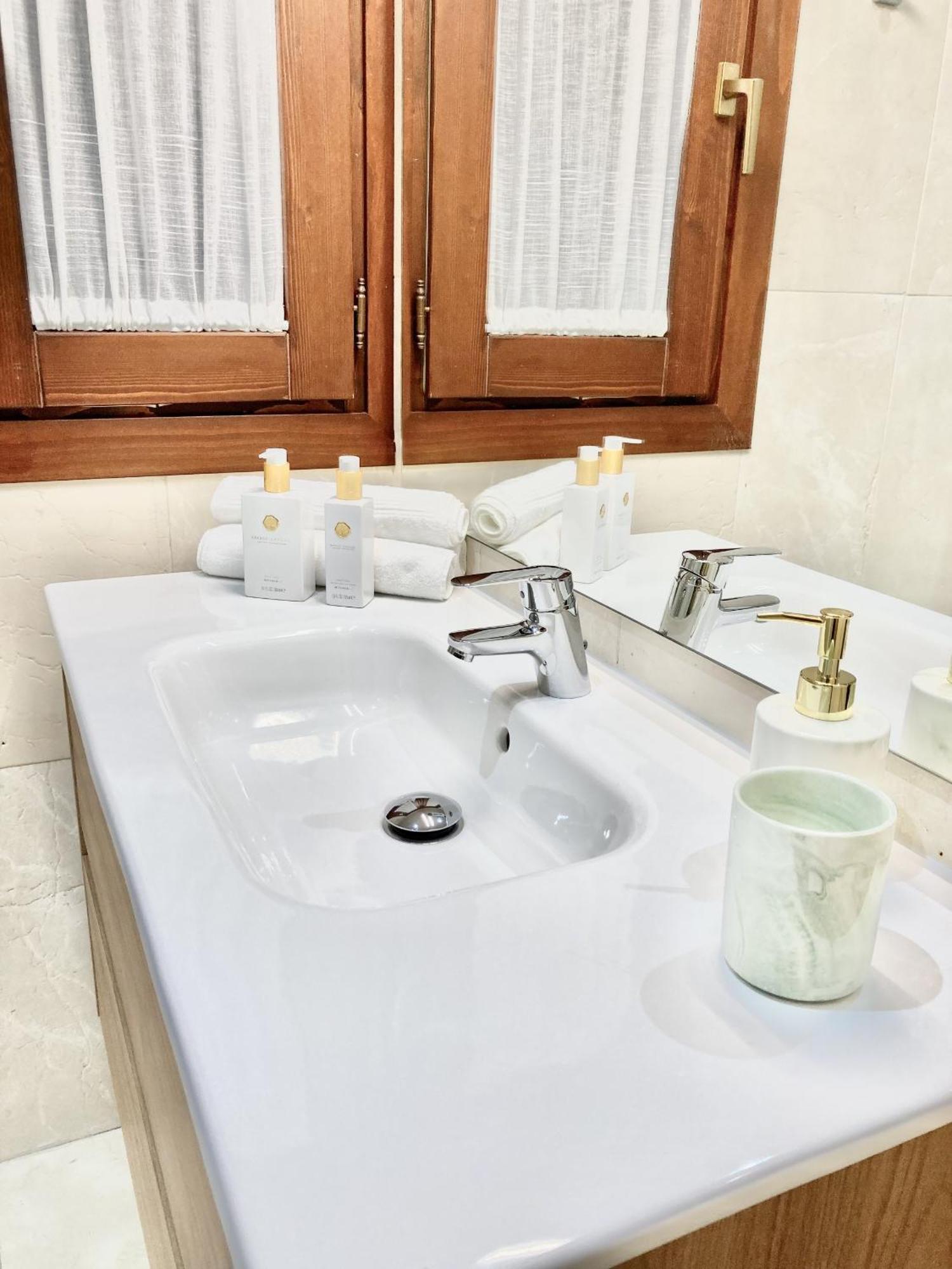 Apartamentos Nuria 19 Гранада Экстерьер фото